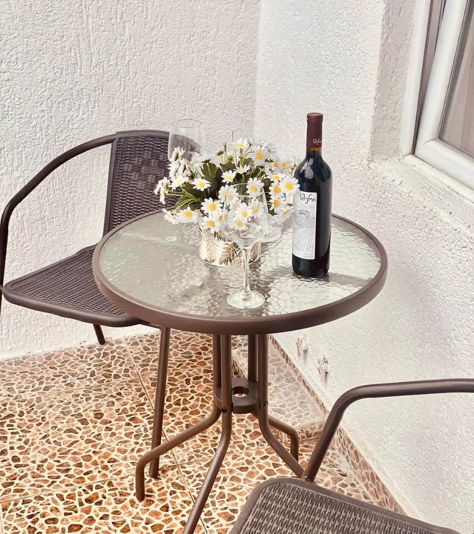 Summer Hotel In באטומי 4*,  גאורגיה